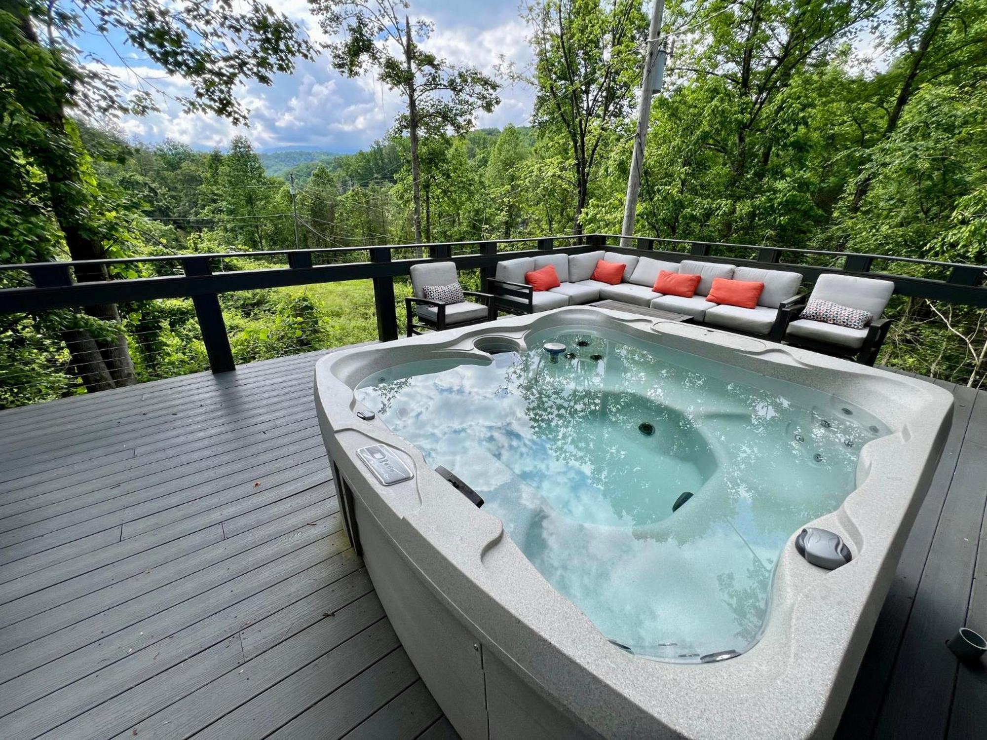 فيلا Experience Luxury At Smoky Mountain Hideaway, Just 5 Miles From Downtown جاتلينبرج المظهر الخارجي الصورة